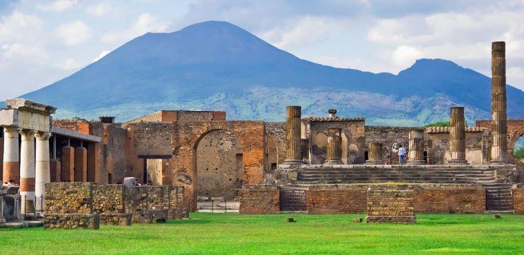 Pompeii ruins